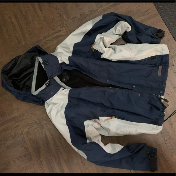 Evolution Jacket - Picture 2 of 3